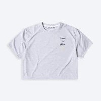 Camiseta corta para mujer marca OAXIS, con estampado de SOL en color Gris