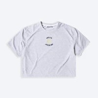 Camiseta corta para mujer marca OAXIS, con estampado de SOL en color Gris