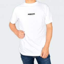 Camiseta para hombre cuello redondo con estampado de SHINES WITH en color Blanco