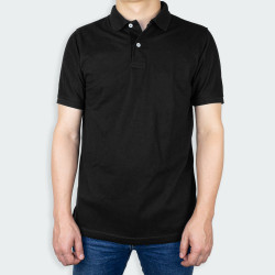 Camiseta tipo polo básica en color Negro