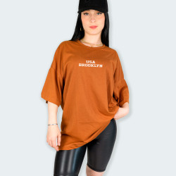 Camiseta oversize con estampado de BROOKLYN en color Terracota