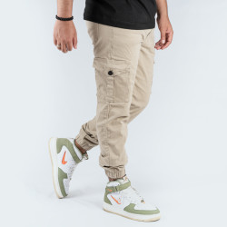 Combo de camiseta regular y jogger básico