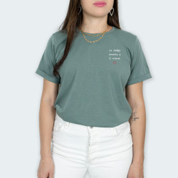 Camiseta para mujer con frase NO OLVIDES en color Verde Oliva