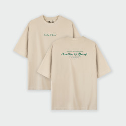 Oversize con estampado atrás de SOMETHING