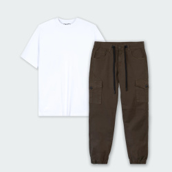 Combo de camiseta regular y jogger básico