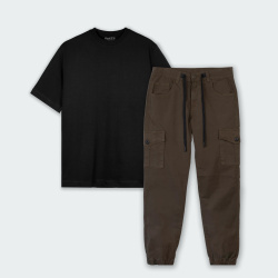 Combo de camiseta regular y jogger básico