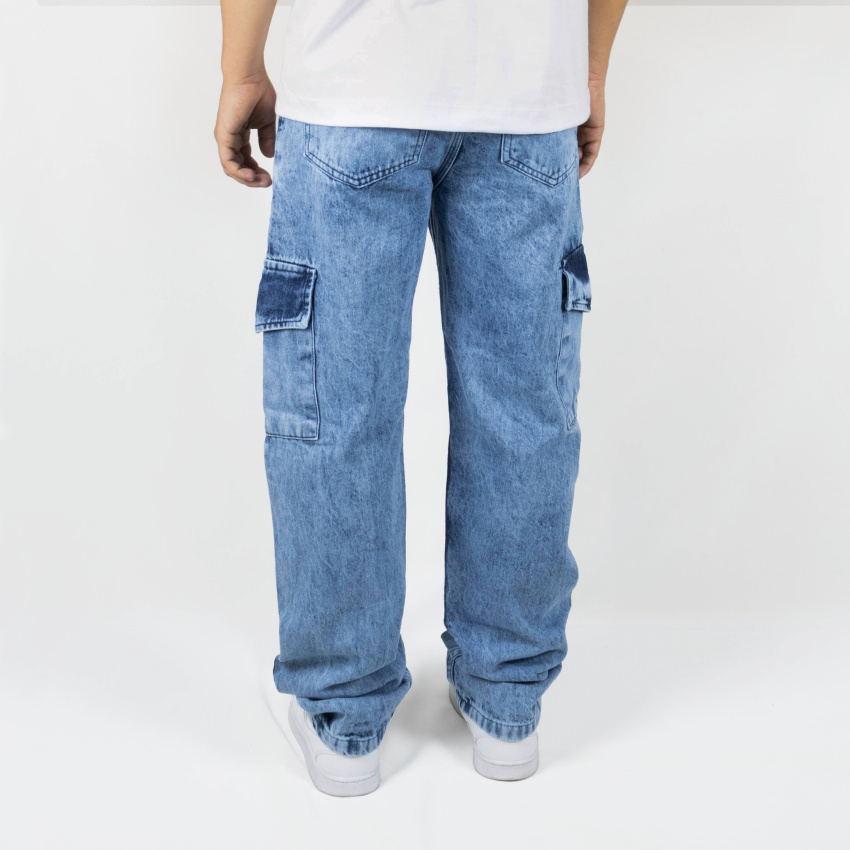 Combo camiseta regular y cargo estampado