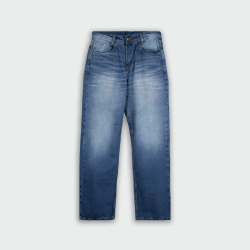 Combo jean y camiseta oversize básico