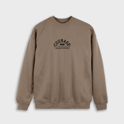 Combo de buzo y oversize estampado