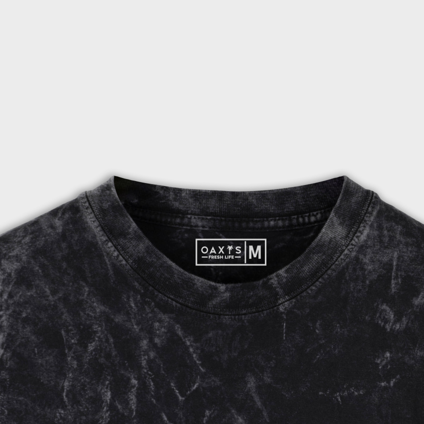 Camiseta acid wash negra letras BUILT