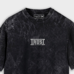 Camiseta acid wash negra TRUST